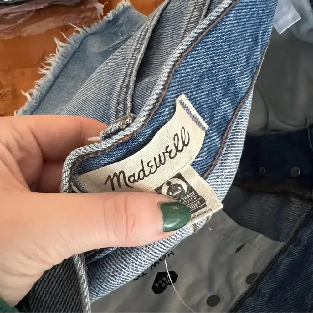 Madewell Relaxed Denim Shorts in Foxglen Wash